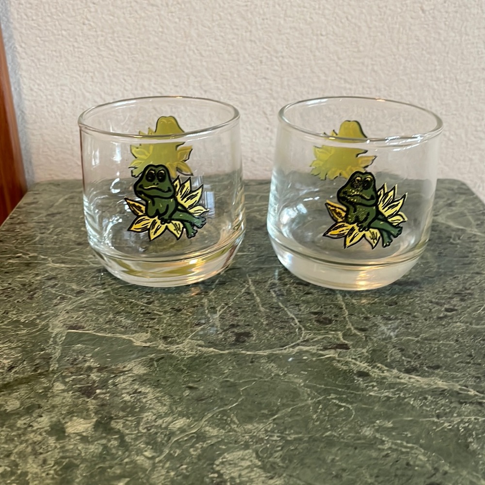 VINTAGE NEIL THE FROG 🐸 RESTAURANT STYLE GLASSES.  SET OF 2!  PRICE IS FIRM!
